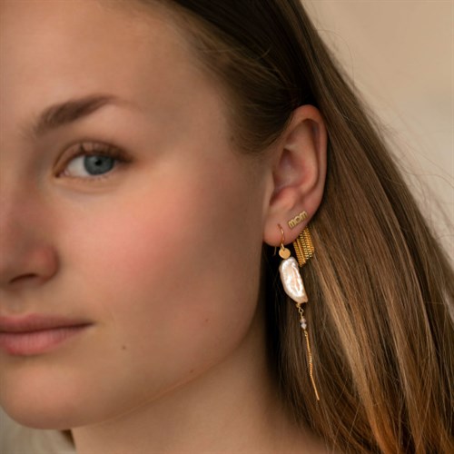Stine A Long Baroque Pearl With Chain Earring Peach Sorbet Gold 1268-02-S
